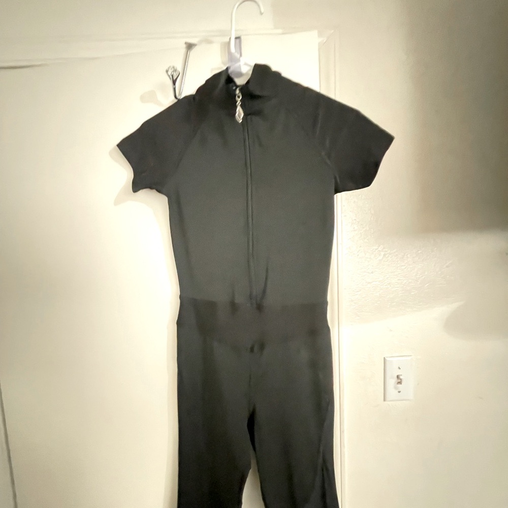 Black Short Sleeve Jumpsuit,good for exercise ,sports or casual wea,new without